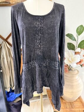 T Party Fashion Charcoal Gray Long Sleeve Lace Panel Tunic